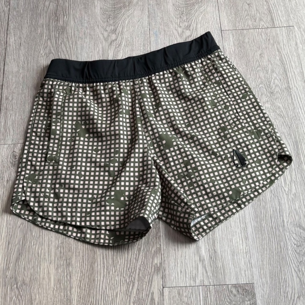 TacHuntFish THF Mens Medium Green Grid Camo Athletic Training Shorts